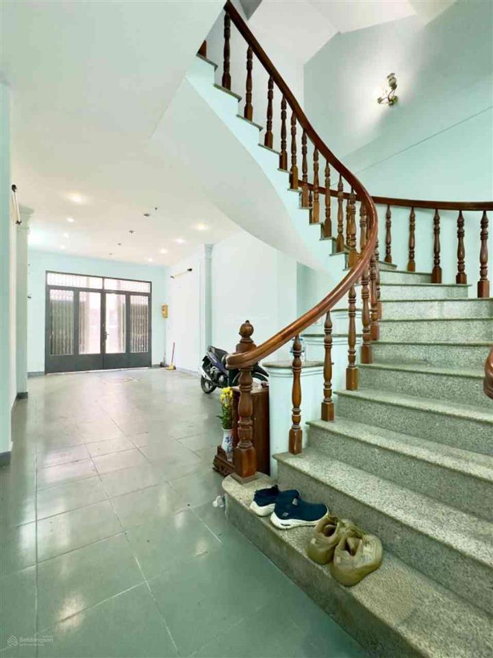 Mặt tiền hiếm đường hoa  khu vàng phan xích long  phú nhuận  dòng tiền 60 triệu/tháng