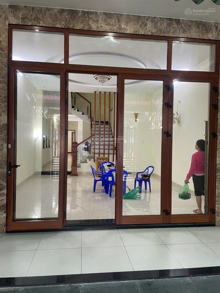 Cho thuê nhà 4 tầng, đường 10,5m