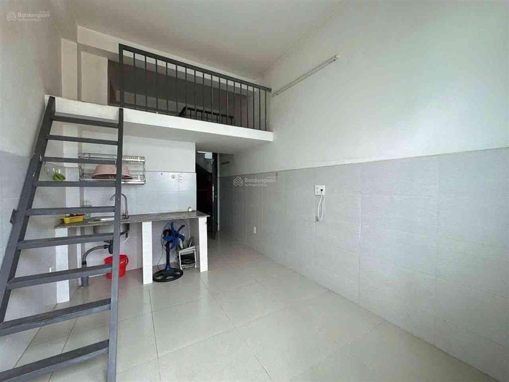 Nhà 4 tầng, hẻm xe hơi tránh nguyễn thái sơn, 5.7x10, kế bên đh văn lang