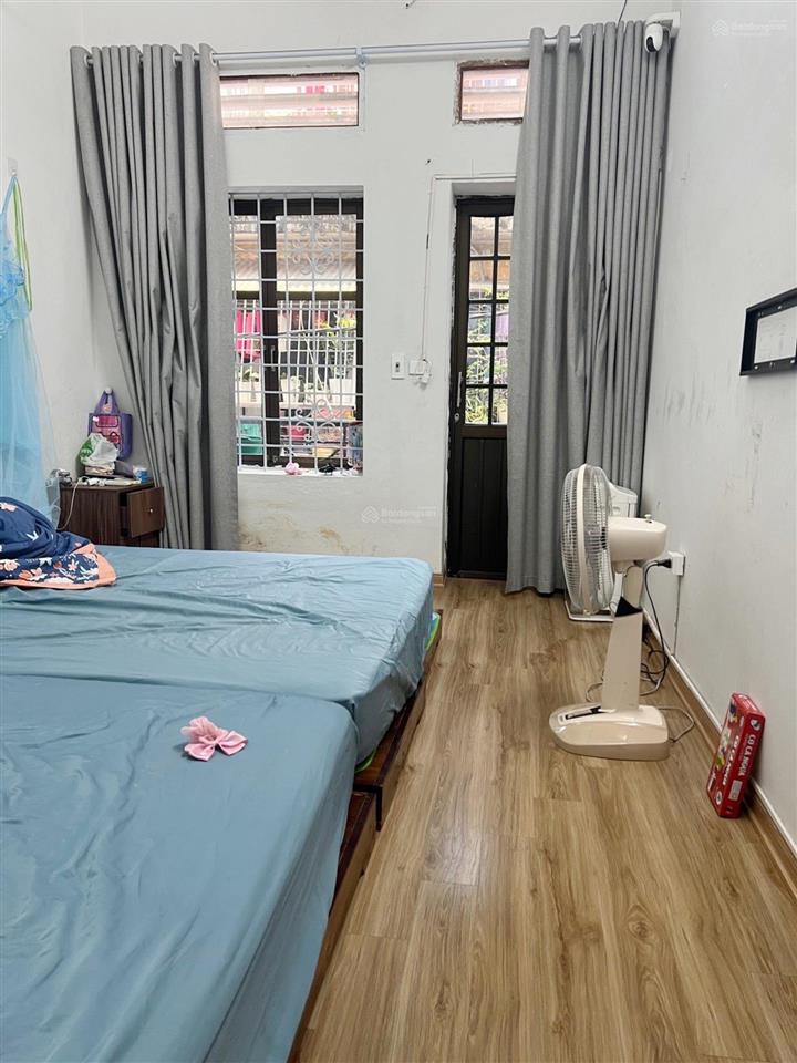 Bán nhà phân lô nghĩa tân, 46m2, 4 ngủ ô tô 7 chỗ qua vào nhà, dân xây, giá tốt, 17 tỷ tl