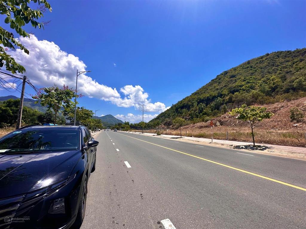 Đất 2 mặt tiền đ. phong châu  nam nha trang  111,1m2, ngang 7,3m giá 42 tr/m2