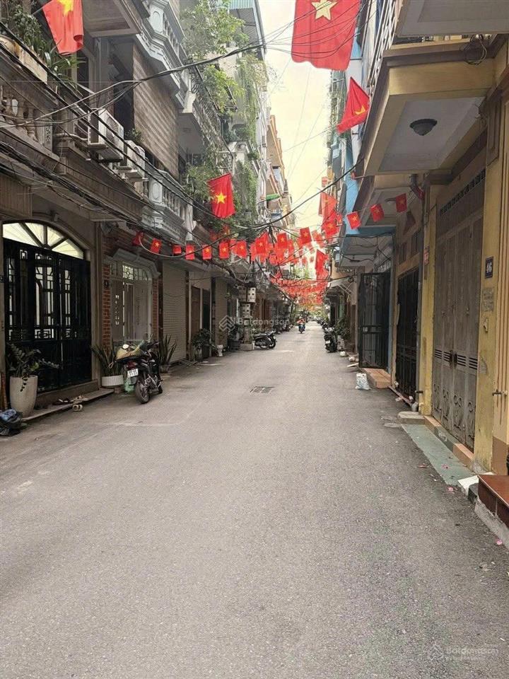 Cho thuê nhà dương văn bé, hai bà trưng, ô tô tránh, làm văn phòng 31m 5t, 15tr