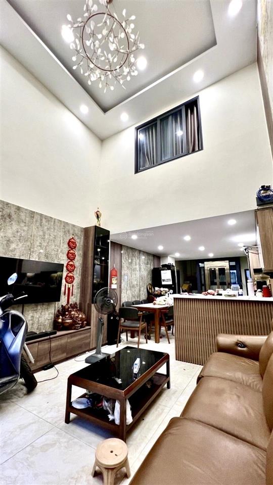 5 tầng gò dầu, thang máy xịn, tặng full nội thất cao cấp
