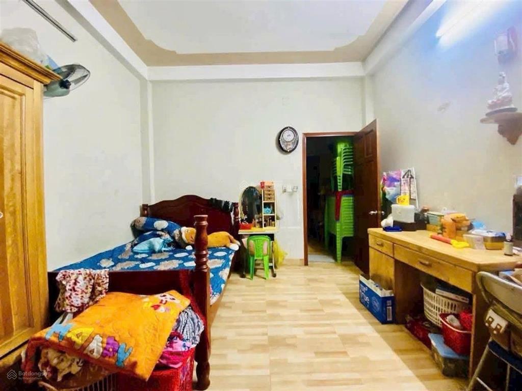 Chủ ngộp bán mặt tiền  trần thị hè quận12  3tầng 4*18.2m công nhận đủ