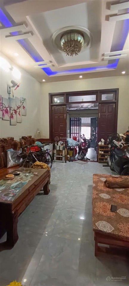 Chủ ngộp bán mặt tiền  trần thị hè quận12  3tầng 4*18.2m công nhận đủ