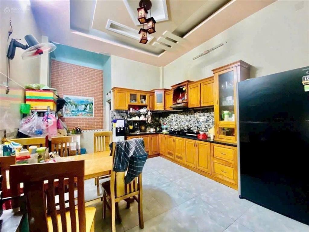 Chủ ngộp bán mặt tiền  trần thị hè quận12  3tầng 4*18.2m công nhận đủ