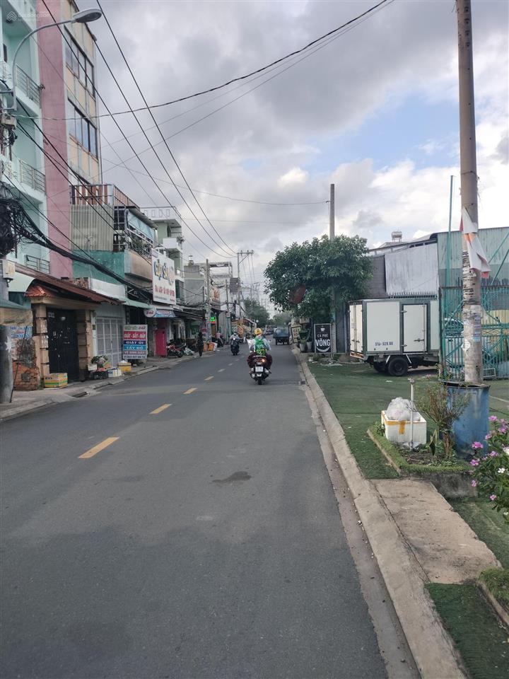 Bán nhà! ngang 8*14m lô góc 2 mặt  tô ký quận 12