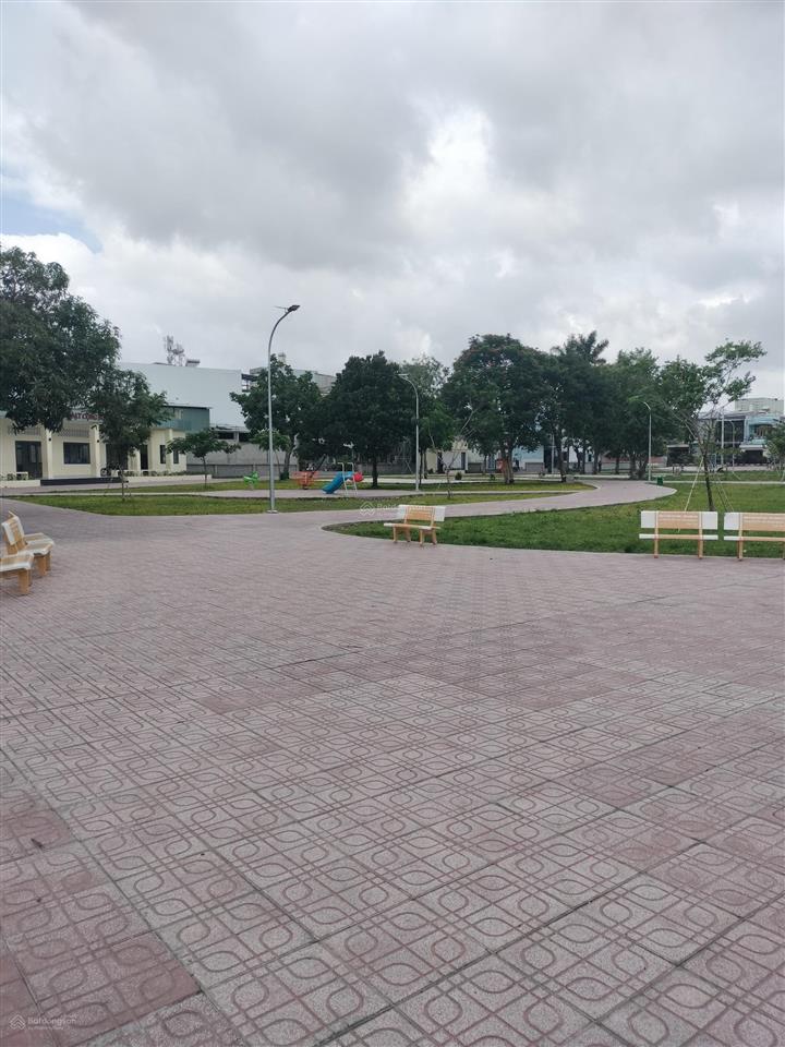Căn góc 2mặt tiền ngang 8m  ngay phần mềm quang trung  quận 12