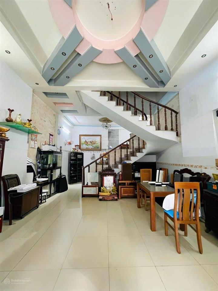 Xe tải đậu cửa  chính chủ bán nhà 3 tầng  võ thị phải  thới an  quận 12  giá nhỉnh 2 tỷ
