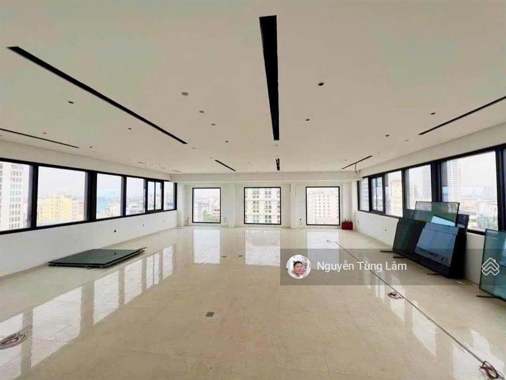 Siêu hiếm mặt phố nguyễn văn cừ 130m2 mt 8.5m đường 40m giá đầu tư