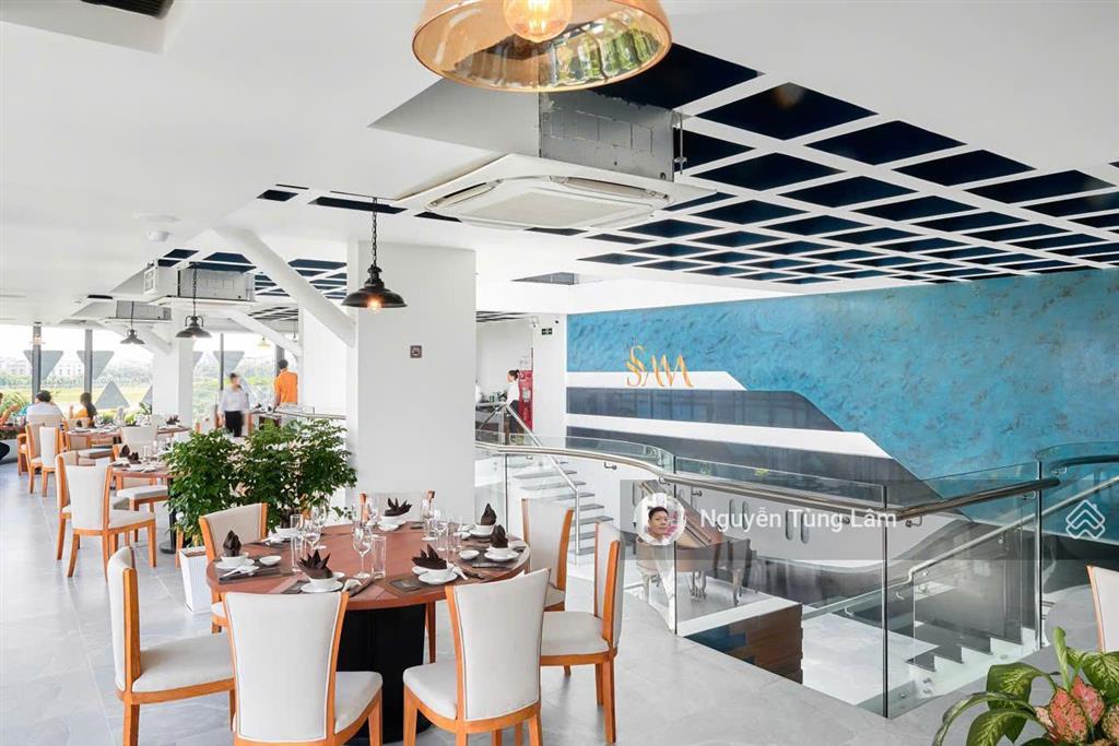 Mặt phố hồng tiến 259m2 6 tầng lô góc 3 mặt thoáng kinh doanh  giá tốt