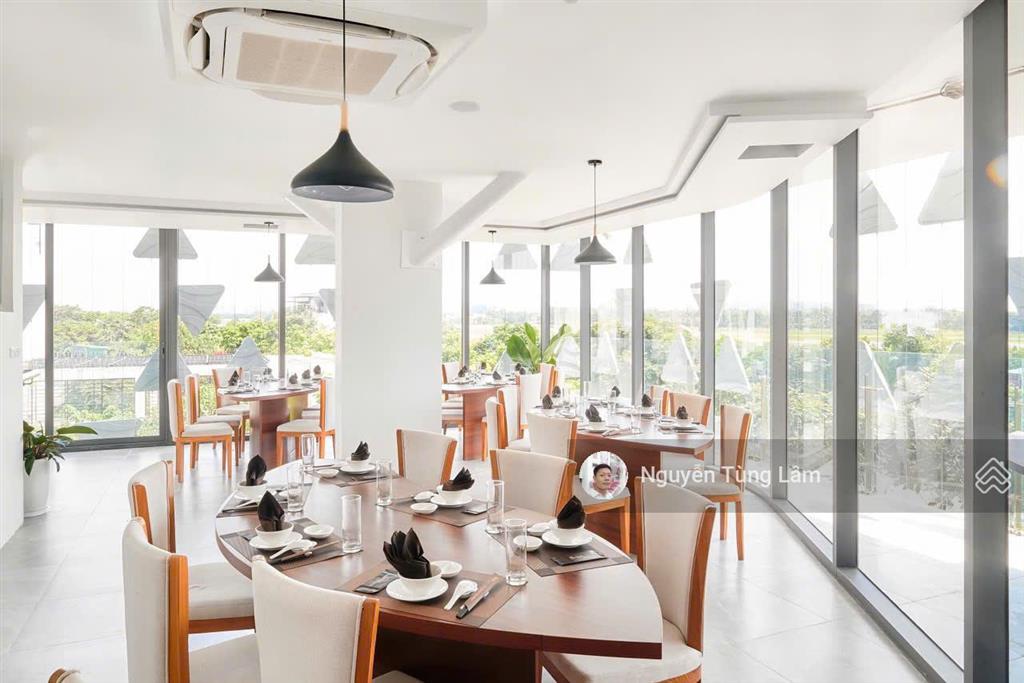 Mặt phố hồng tiến 259m2 6 tầng lô góc 3 mặt thoáng kinh doanh  giá tốt