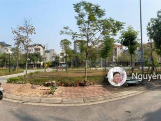 Hiếm đất tái định cư giang biên 90m2 lô góc 2 mặt đường ô tô tránh vỉa hè