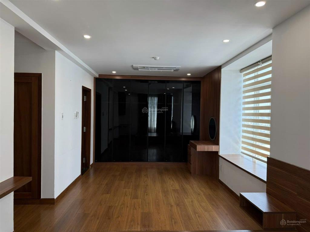 Bán căn hộ giai việt  tạ quang bửu, dt 150m2, 3pn, 2wc