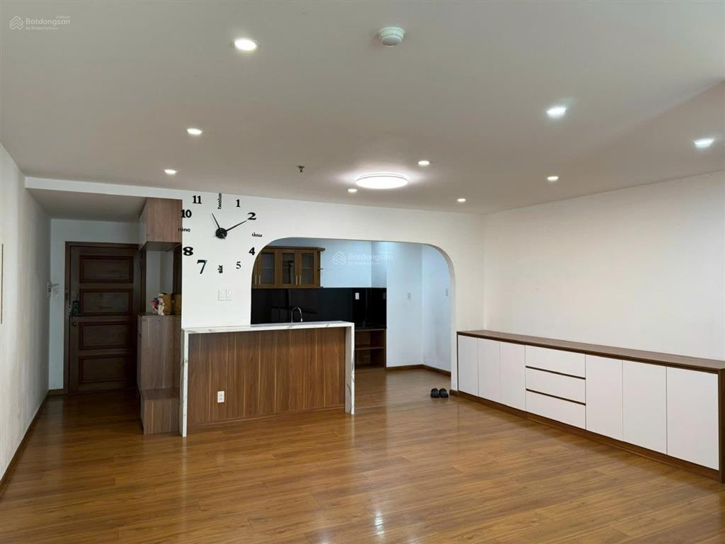 Bán căn hộ giai việt  tạ quang bửu, dt 150m2, 3pn, 2wc