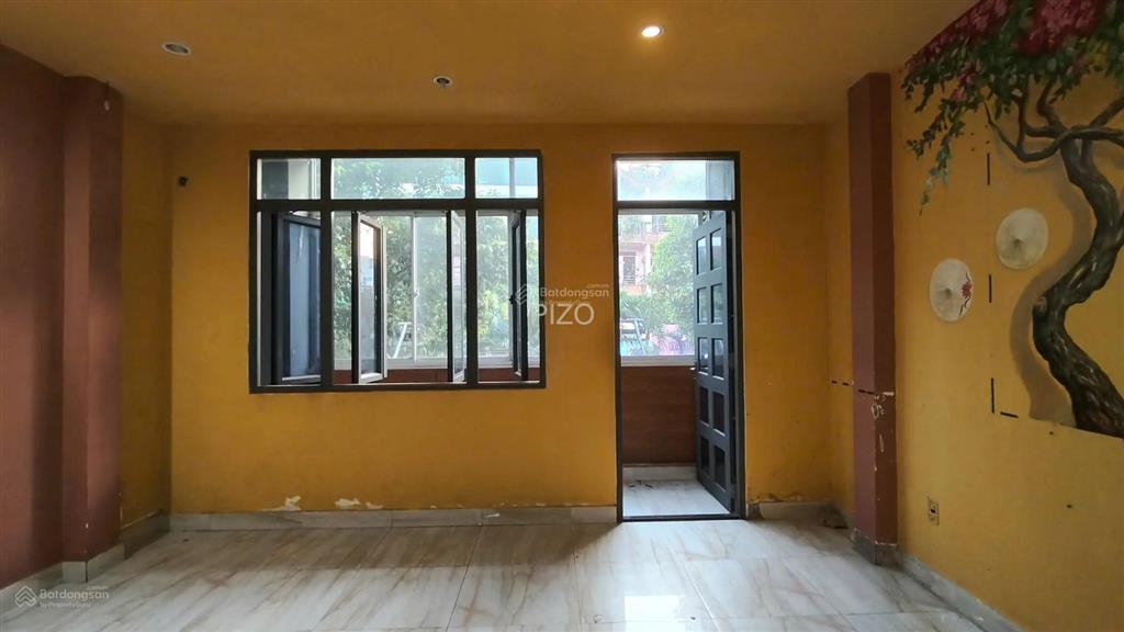 Siêu phẩm!! mặt tiền phố ẩm thực phan xích long ,p1  pn  dt (5x8m)  3 tầng  chỉ 18,5 tỉ tl