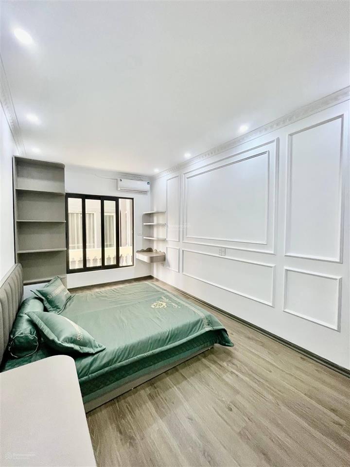 Cần bán nhà phố văn cao  ba đình . dt 30m2 x 5t . nhà mới đẹp, gần ô tô, sổ vuông vắn , ở ngay .