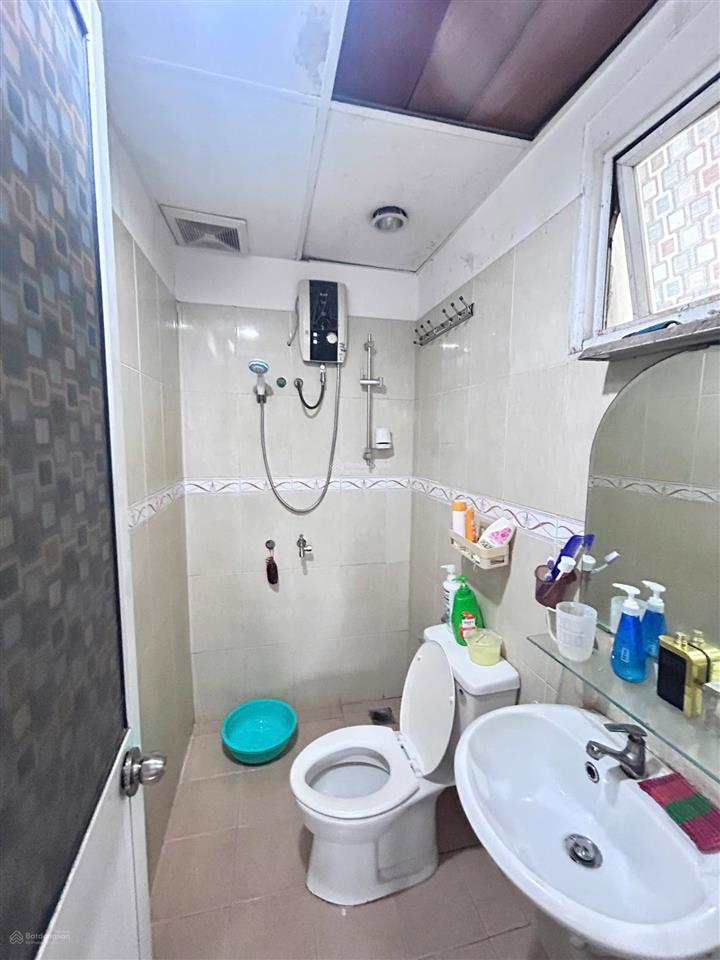 Cần bán gấp chung cư thanh nhật p7 q8 cũ dt 73m2, thiết kế thoáng với 2pn 2wc tặng nội thất cơ