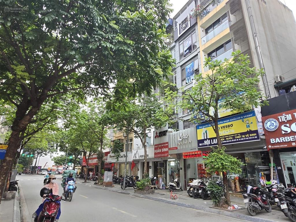 Chính chủ cần bán gấp nhà mặt phố trương công giai kinh doanh sầm uất ngày đêm giá 16.9 tỷ.