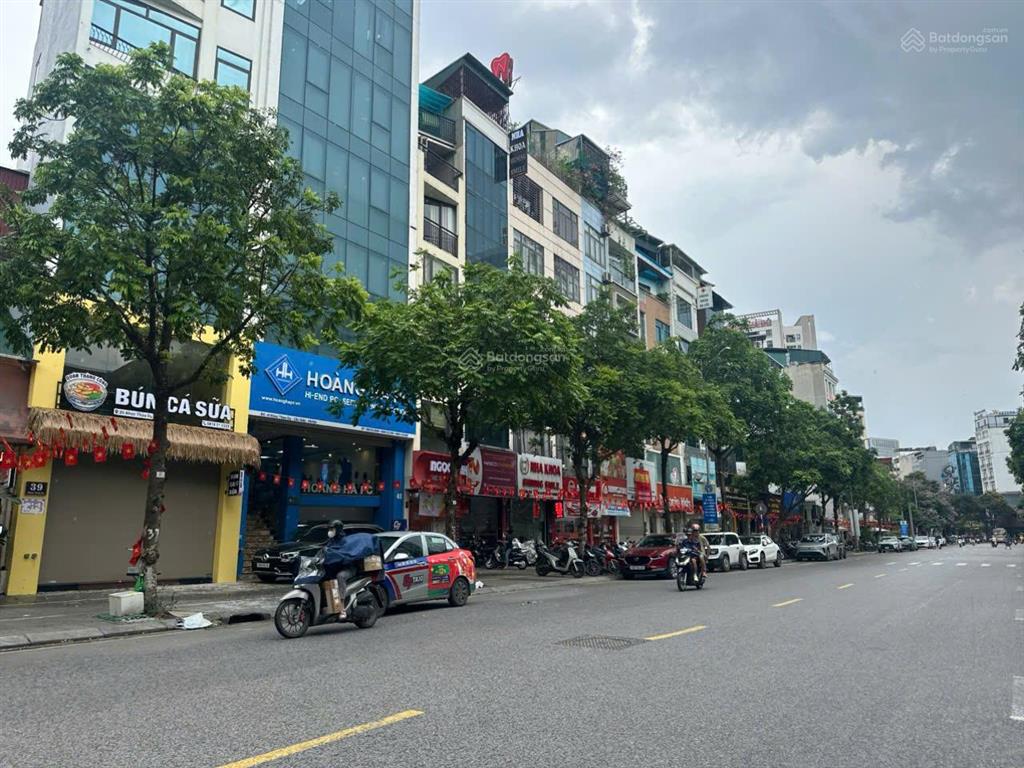 Chính chủ cần bán gấp nhà mặt phố khúc thừa dụ kinh doanh sầm uất ngày đêm giá 16.9 tỷ.