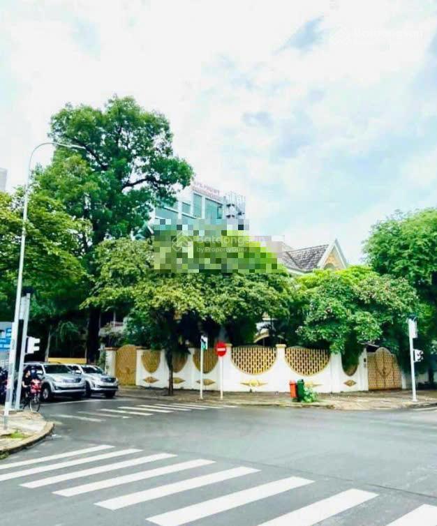 Duy nhất góc 3 mặt tiền thảo điền quận 2 dt 1100m2 đất  trệt 2 lầu sân thượng