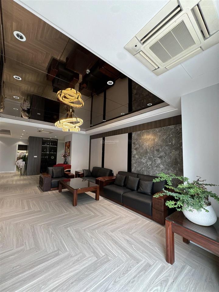 Siêu hot  căn hộ cc cho thuê tại royal city, 35 triệu, 200m2, 4pn, 3wc, hàng hot