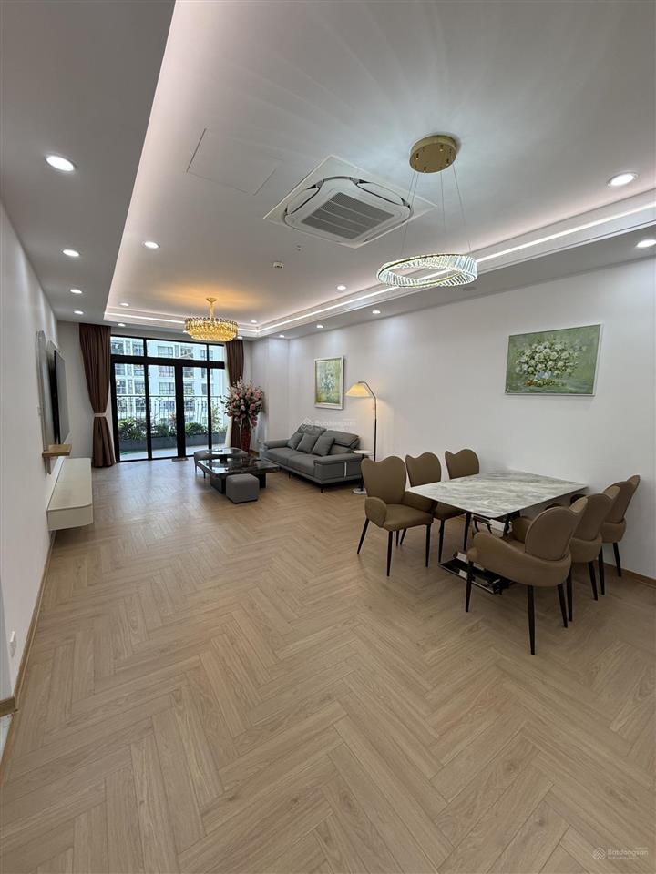 Duy nhất căn hộ cho thuê royal city, 20 triệu, 131m2, 3pn, 3wc