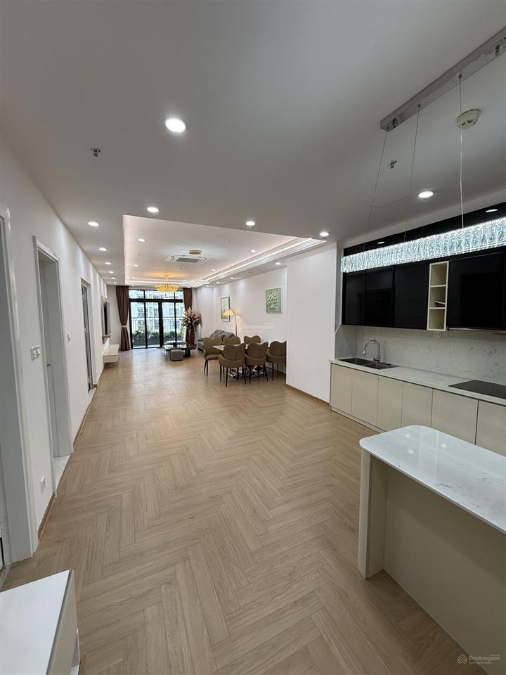 Duy nhất căn hộ cho thuê royal city, 20 triệu, 131m2, 3pn, 3wc