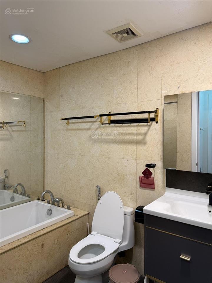 Siêu hot, cho thuê cc royal city, 15 triệu, 90m2, 2pn, 2wc, đẹp, nhiều tiện ích