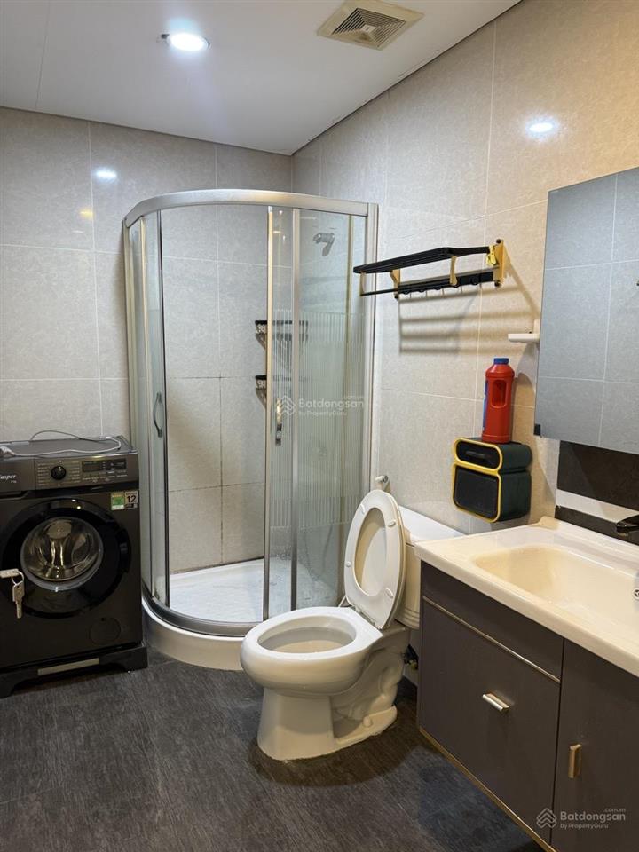 Siêu hot, cho thuê cc royal city, 15 triệu, 90m2, 2pn, 2wc, đẹp, nhiều tiện ích