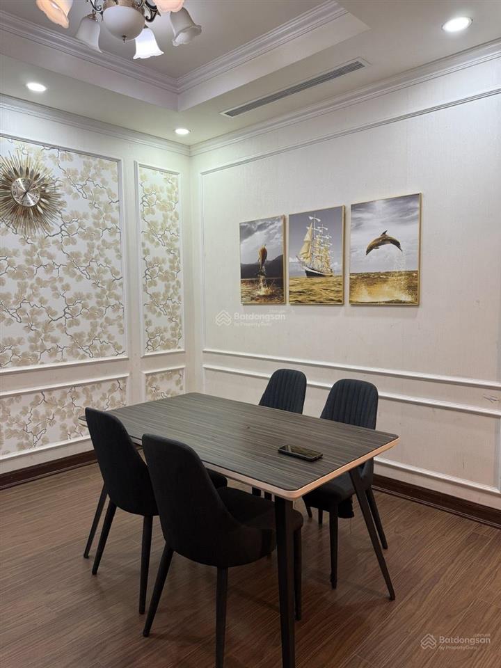 Siêu hot, cho thuê cc royal city, 15 triệu, 90m2, 2pn, 2wc, đẹp, nhiều tiện ích
