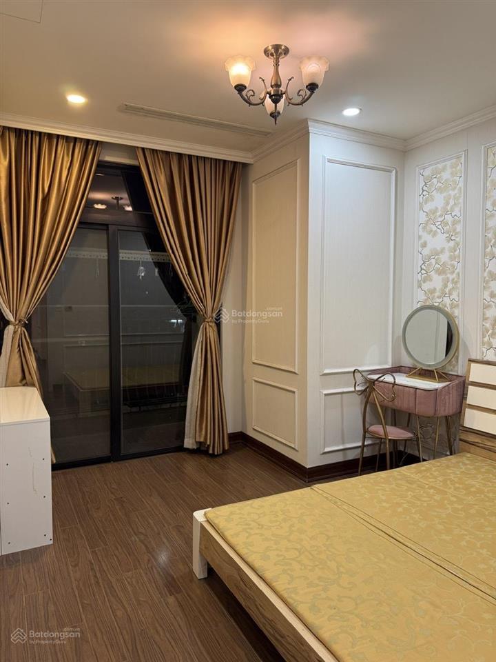 Siêu hot, cho thuê cc royal city, 15 triệu, 90m2, 2pn, 2wc, đẹp, nhiều tiện ích