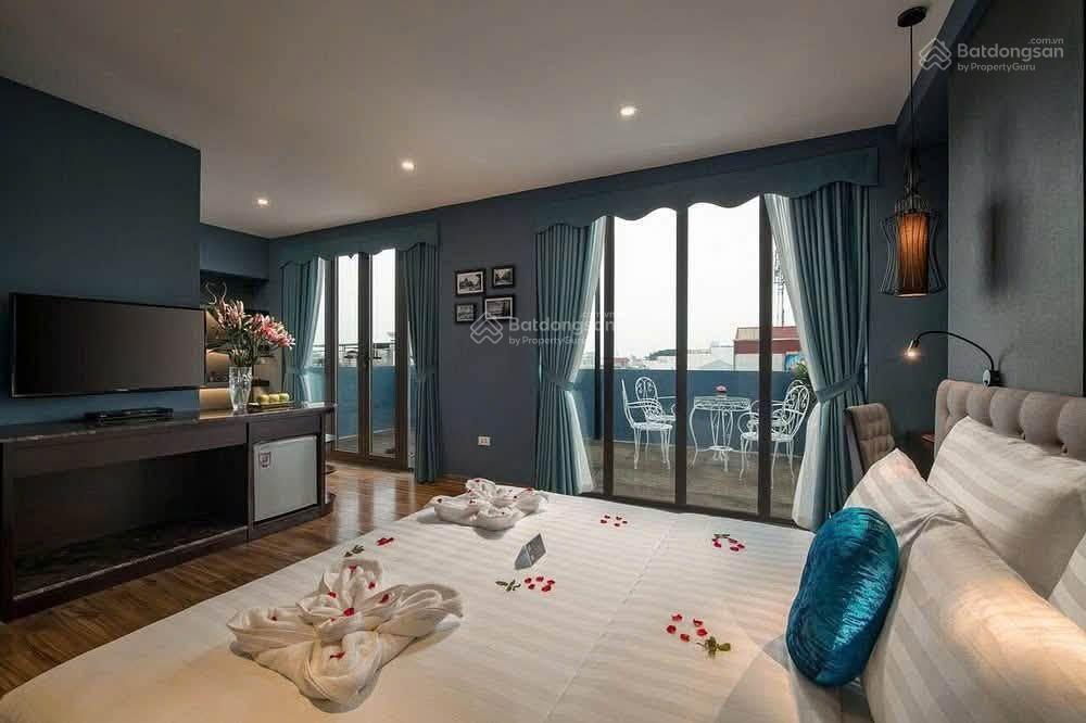 Bán khách sạn 3 sao phố cổ, mặt phố bát sứ 126m2, 9t, mt 8m, 260 tỷ, hoàn kiếm, hà nội  097261129