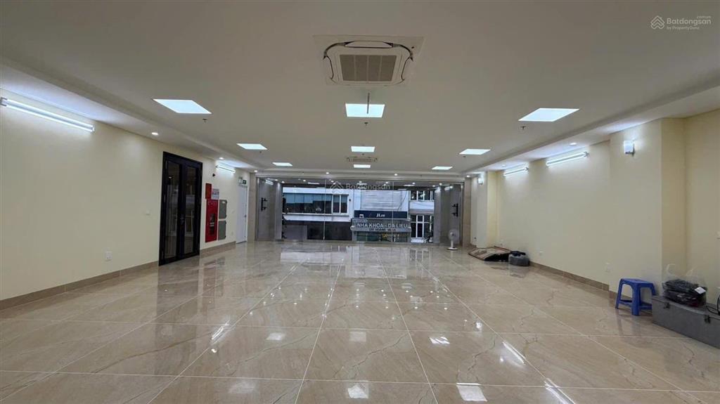 Toà vp mặt phố kim giang 172/191m, 9 tầng, mt10, giá 73 tỷ thanh xuân.
tòa nhà văn phòng mới koo