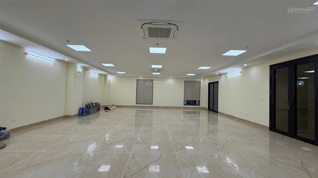 Toà vp mặt phố kim giang 172/191m, 9 tầng, mt10, giá 73 tỷ thanh xuân.
tòa nhà văn phòng mới koo