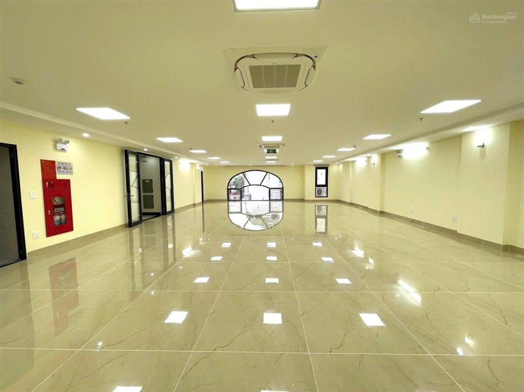 Toà nhà vp mặt phố hoàng văn thái vip  8 tầng  2 thoáng  120m2, 8 tầng, mt8m, 73 tỷ. thanh xuân