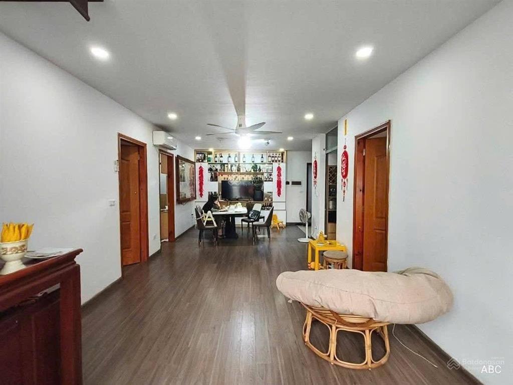 Bán căn hộ chung cư 282 nguyễn huy tưởng 102m, 3 ngủ 7,8 tỷ, thanh xuân.