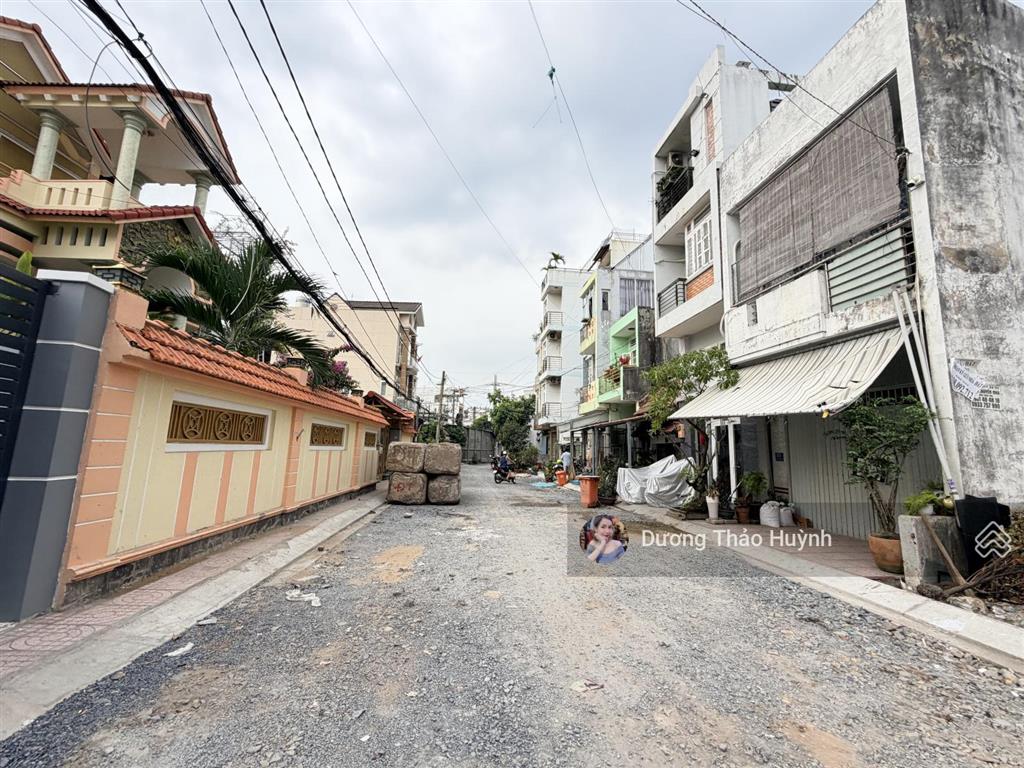 Bán lô đất đẹp ngay chợ thủ đức 245m2 ngang 12.7  chỉ 60tr/m2 đường 10m nhựa  xây cao tầng có tl