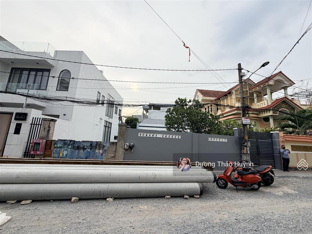 Bán lô đất đẹp ngay chợ thủ đức 245m2 ngang 12.7  chỉ 60tr/m2 đường 10m nhựa  xây cao tầng có tl