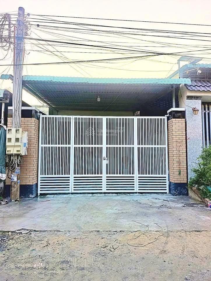 1.1 tỷ bán gấp nhà hồ văn tắng gần bv xuyên á  130m2, 5mx26m  sổ hồng riêng