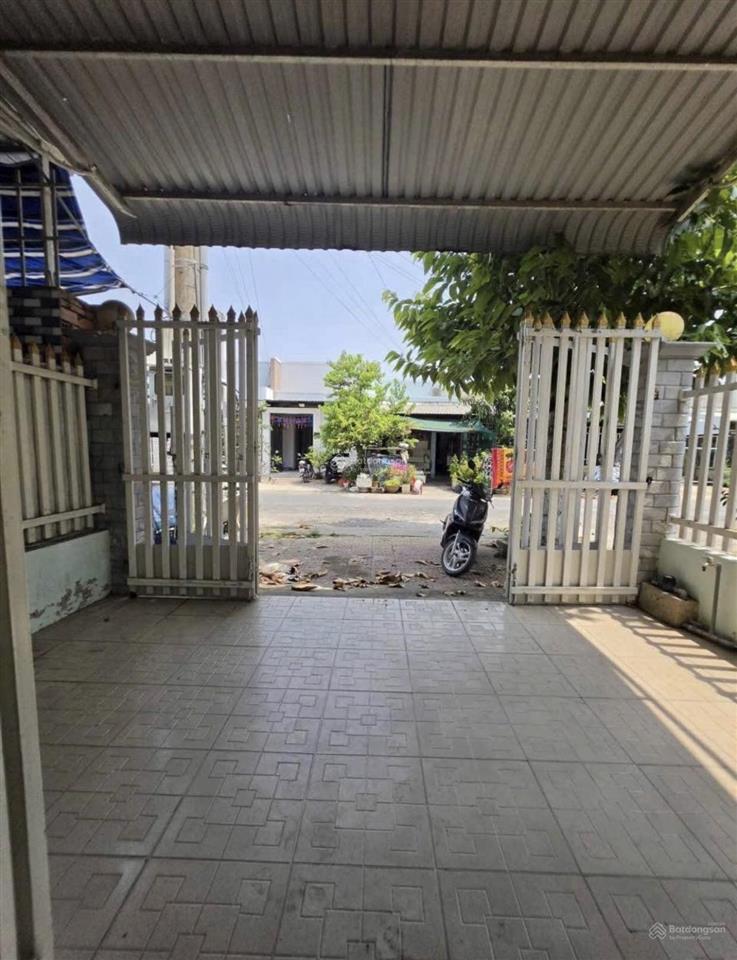 Kẹt tiền bán gấp nhà nguyễn văn khạ 5mx20m  1,4 tỷ sổ hồng riêng