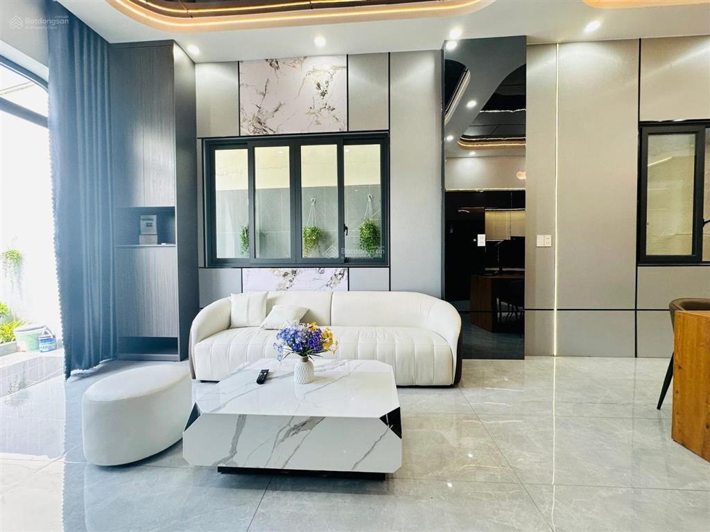 Chủ ngộp bán gấp nhà đường lê thị hà 5mx20m  2,3tỷ sổ hồng riêng