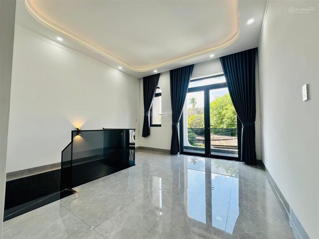 Chủ ngộp bán gấp nhà đường lê thị hà 5mx20m  2,3tỷ sổ hồng riêng