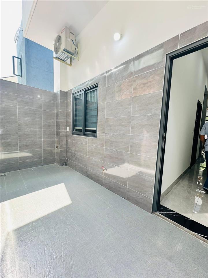 Chủ ngộp bán gấp nhà đường lê thị hà 5mx20m  2,3tỷ sổ hồng riêng