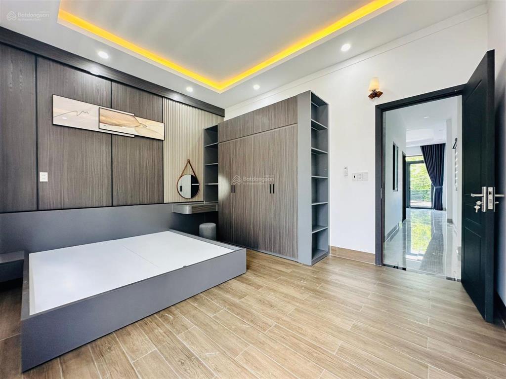 Chủ ngộp bán gấp nhà đường lê thị hà 5mx20m  2,3tỷ sổ hồng riêng