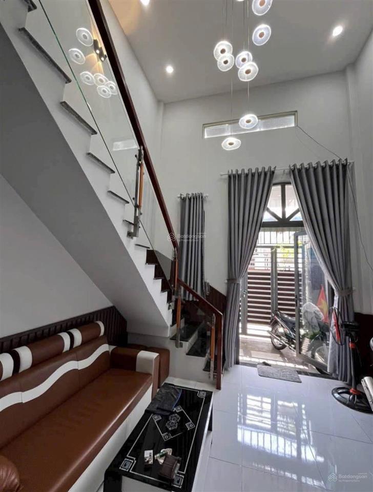 Nhà hẻm xe tải bà triệu, hóc môn 4mx20m  2tỷ  sổ riêng