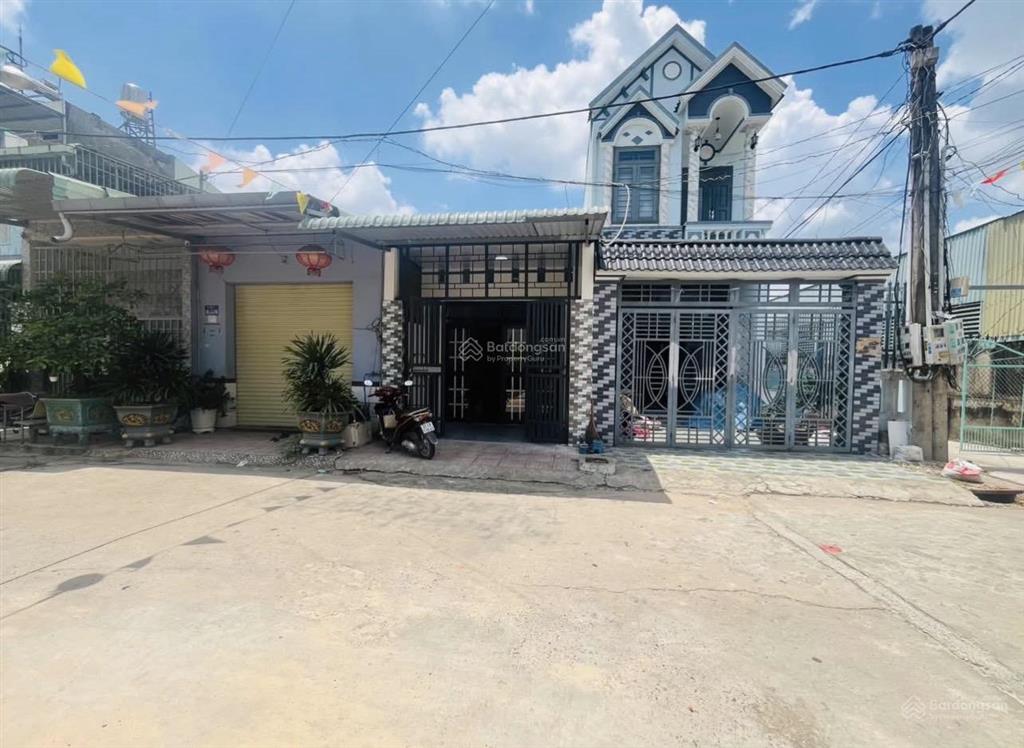 Bán gấp nhà hẻm xe hơi lý thường kiệt, hóc môn  2,1 tỷ  sổ riêng