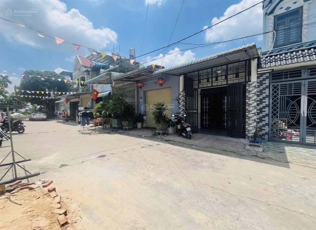 Bán gấp nhà hẻm xe hơi lý thường kiệt, hóc môn  2,1 tỷ  sổ riêng