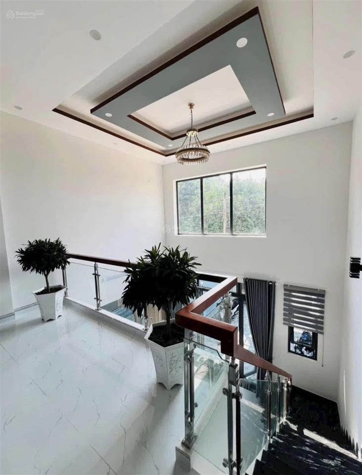 1 tỷ 1 kẹt tiền bán gấp nhà tỉnh lộ 2 100m² sổ hồng riêng