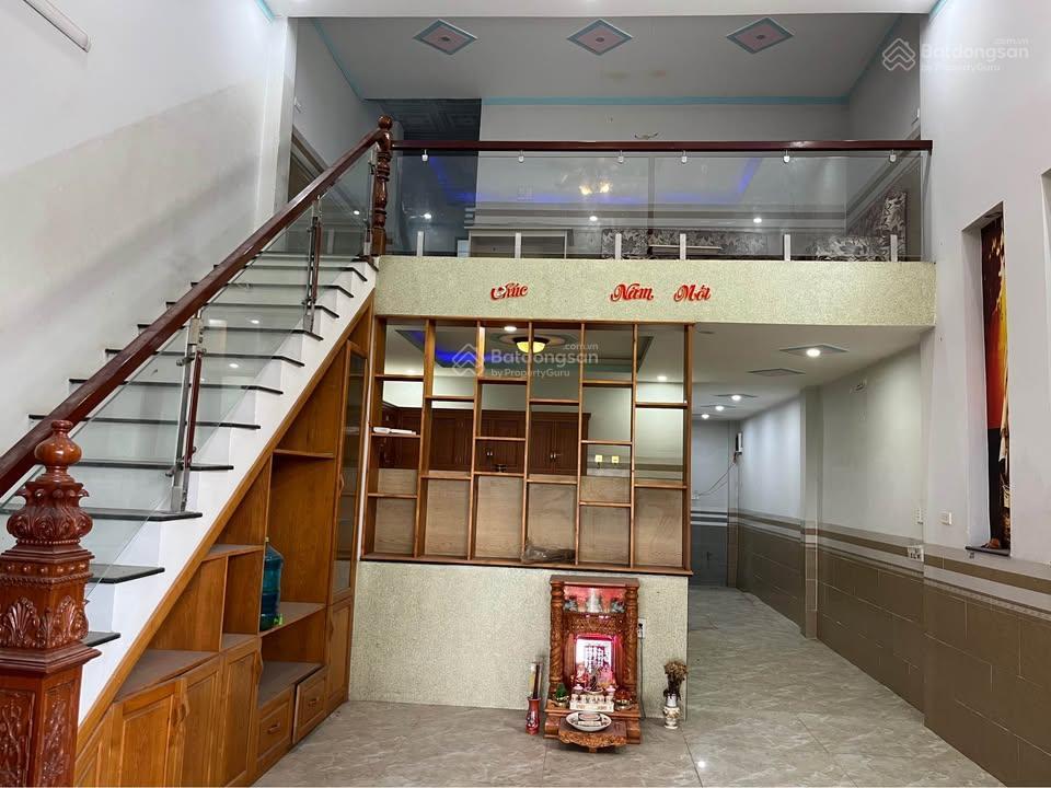 Cần bán gấp nhà dương công khi giá 2 tỷ 1 sổ hồng riêng (dt 5x20)